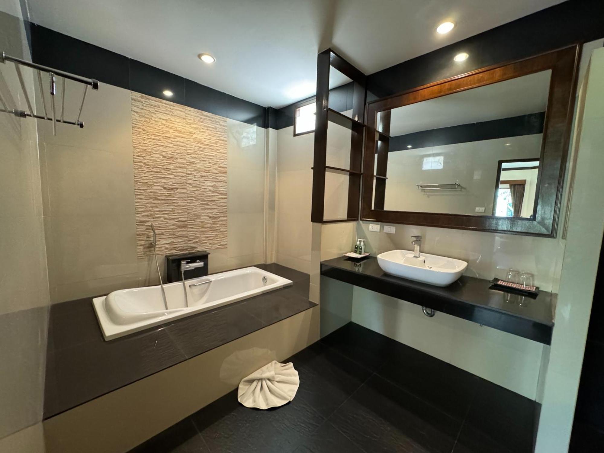 Beach Bungalow At Lanta Resort Ko Lanta Esterno foto