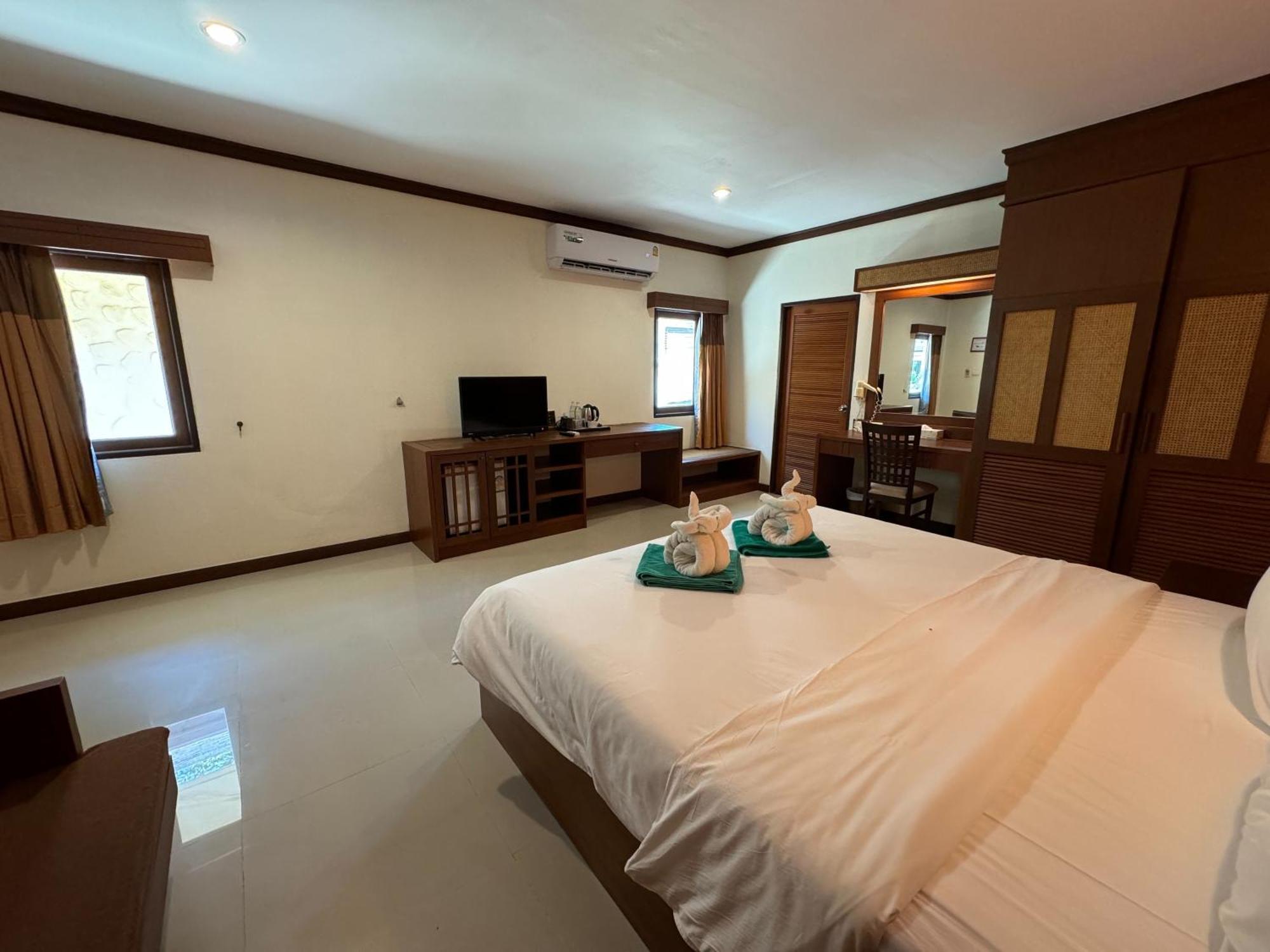 Beach Bungalow At Lanta Resort Ko Lanta Esterno foto