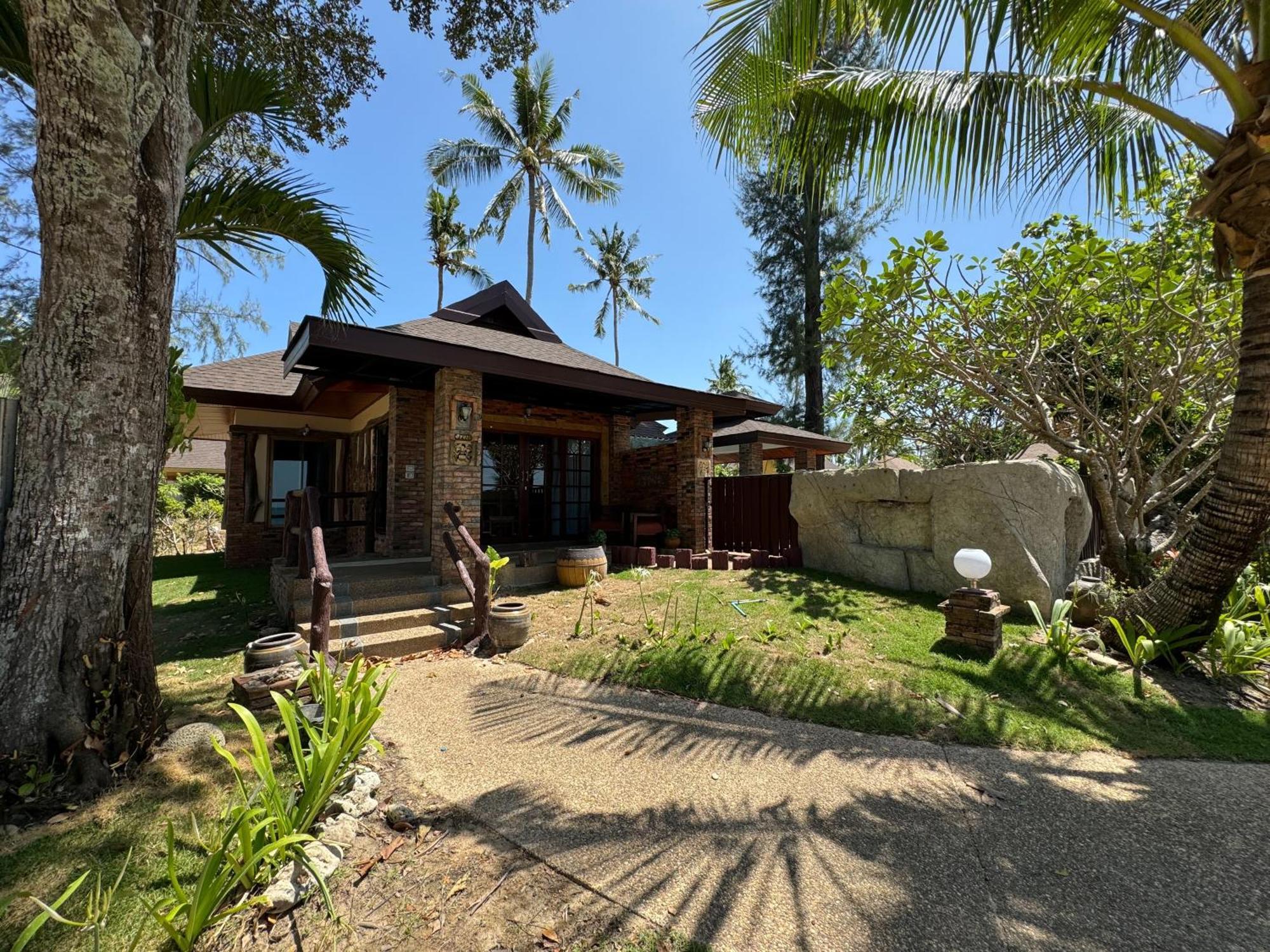 Beach Bungalow At Lanta Resort Ko Lanta Esterno foto