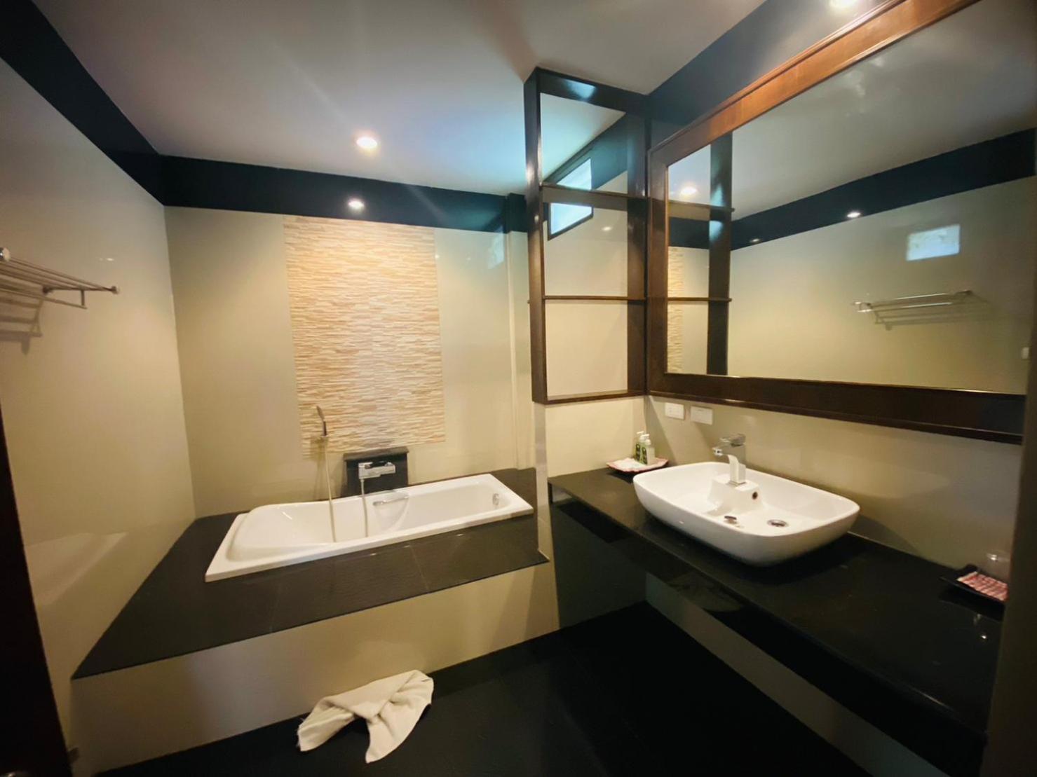 Beach Bungalow At Lanta Resort Ko Lanta Esterno foto