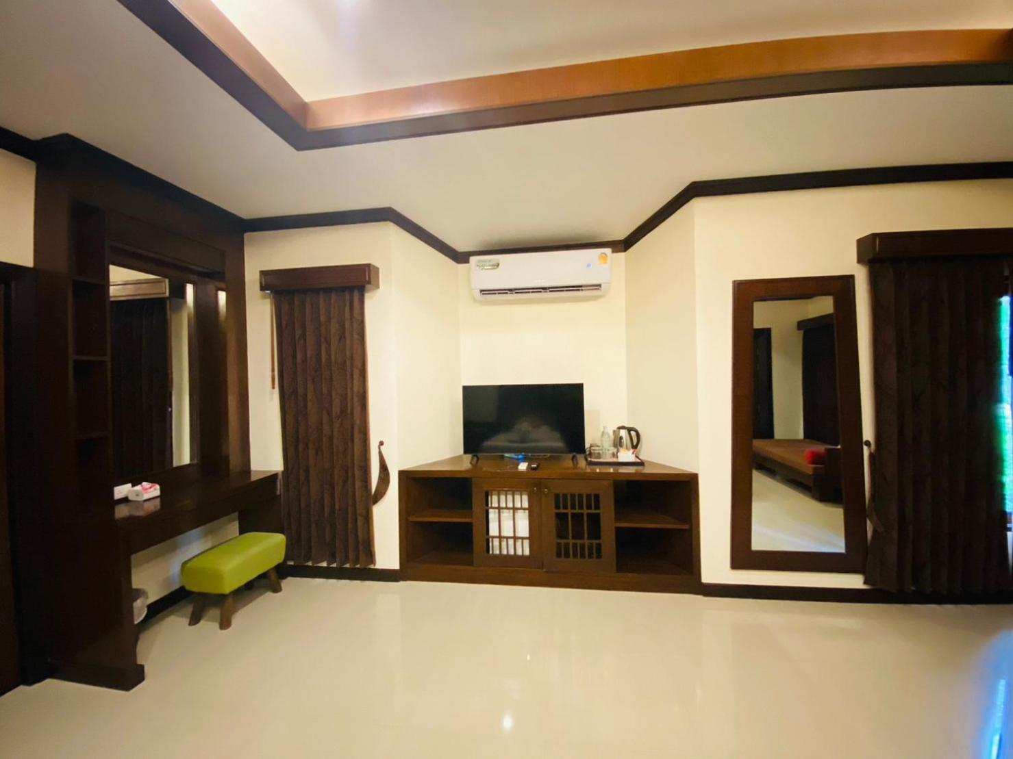 Beach Bungalow At Lanta Resort Ko Lanta Esterno foto