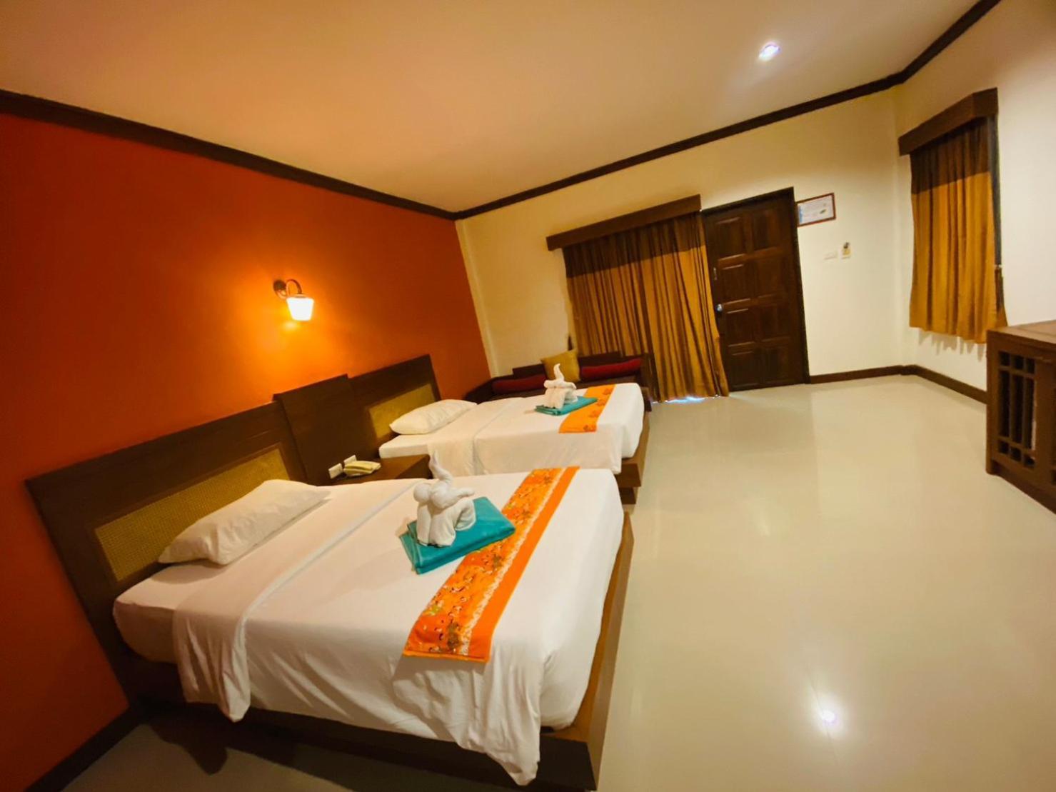 Beach Bungalow At Lanta Resort Ko Lanta Esterno foto